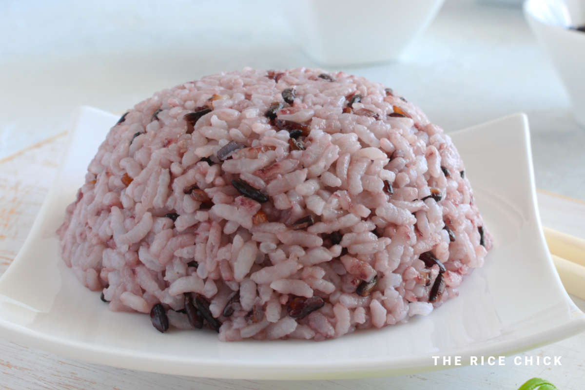 Korean purple rice on a flat plate.