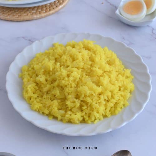 Rice in a round plate.